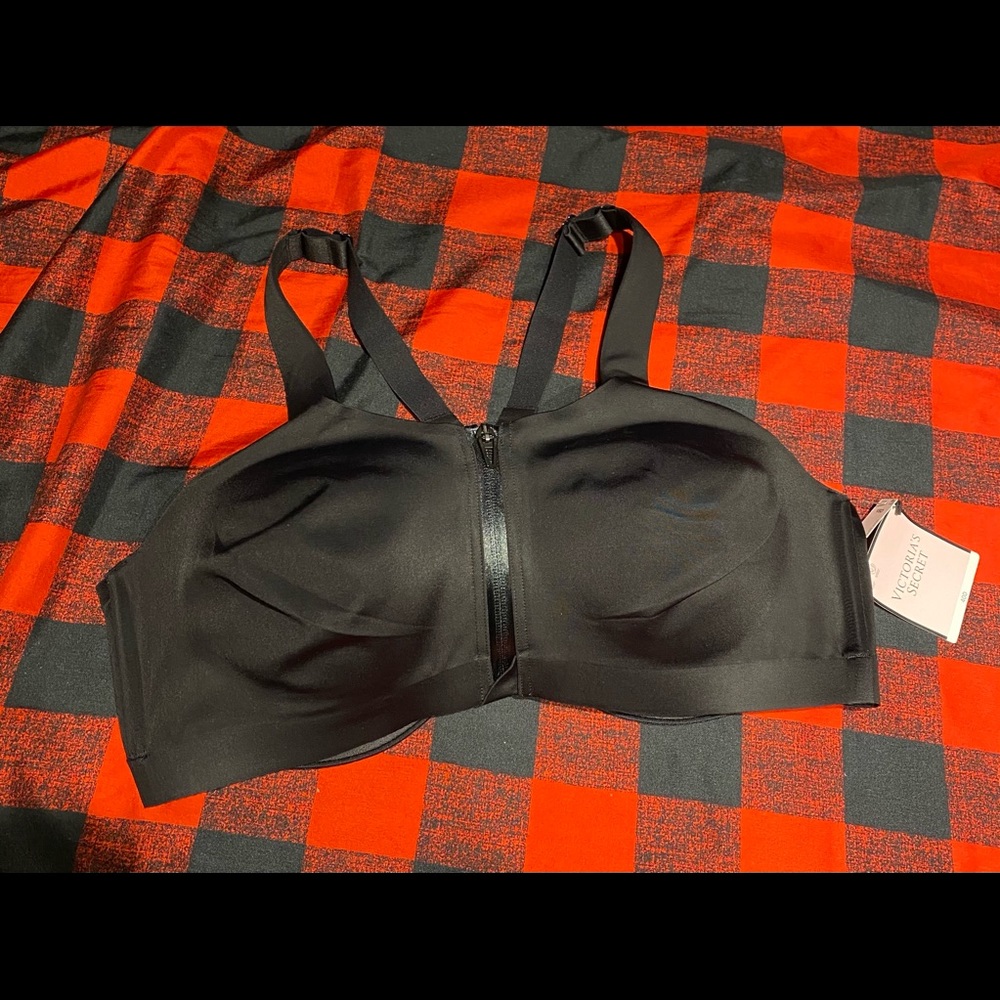 VS Max support knockout sports bra